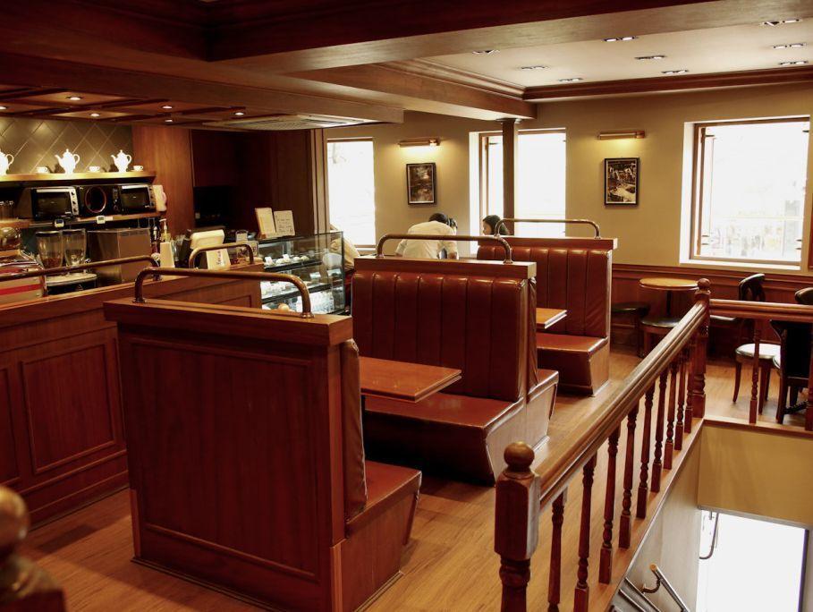 Nội thất phong cách cổ điển châu Âu của quán cà phê True Us tại Insadong.